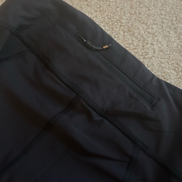 Lululemon Size 4 Scalloped Leggings - Picture 3 of 3